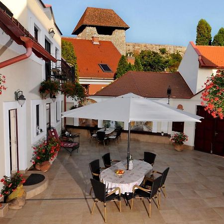 Bed and Breakfast Patria Panzio Эгер Экстерьер фото