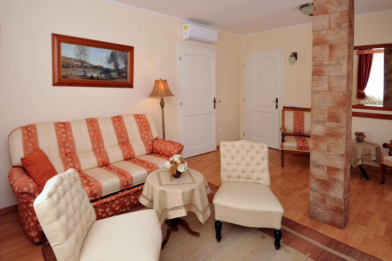 Bed and Breakfast Patria Panzio Эгер Экстерьер фото