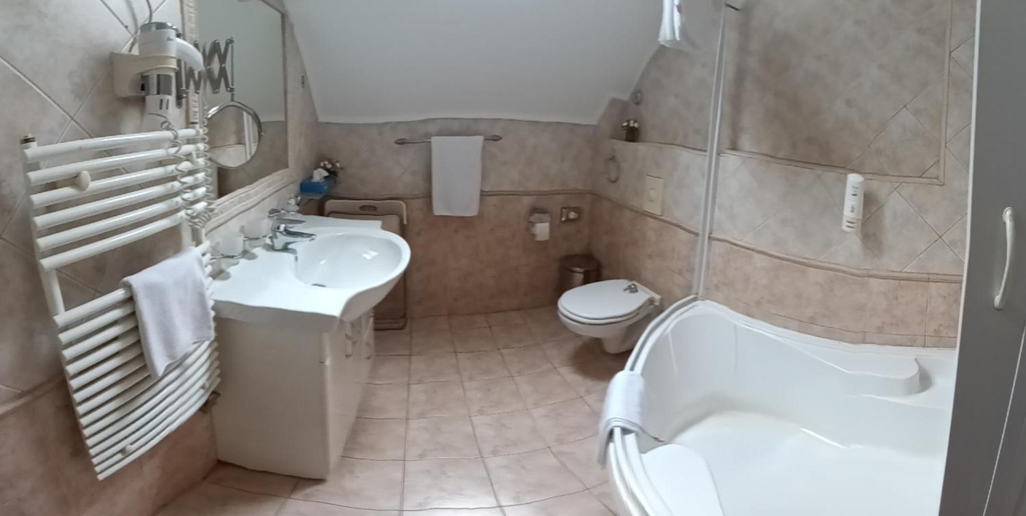Bed and Breakfast Patria Panzio Эгер Экстерьер фото
